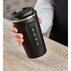 Deals ❤️ Smeg Travel Mug 500ml Black KCUP500 ❤️ 10 Deals ❤️ Smeg Travel Mug 500ml Black KCUP500 ❤️ -Maxwell & Williams Shop unnamed file 597